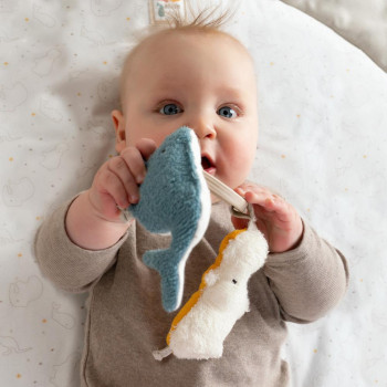 Grasping hippo & whale NATUR