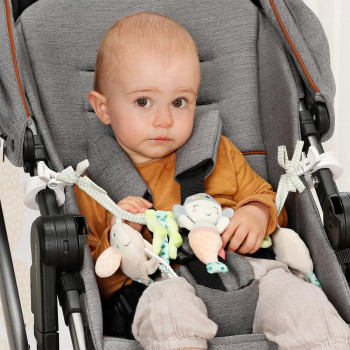 Pram chain Children of the Sea